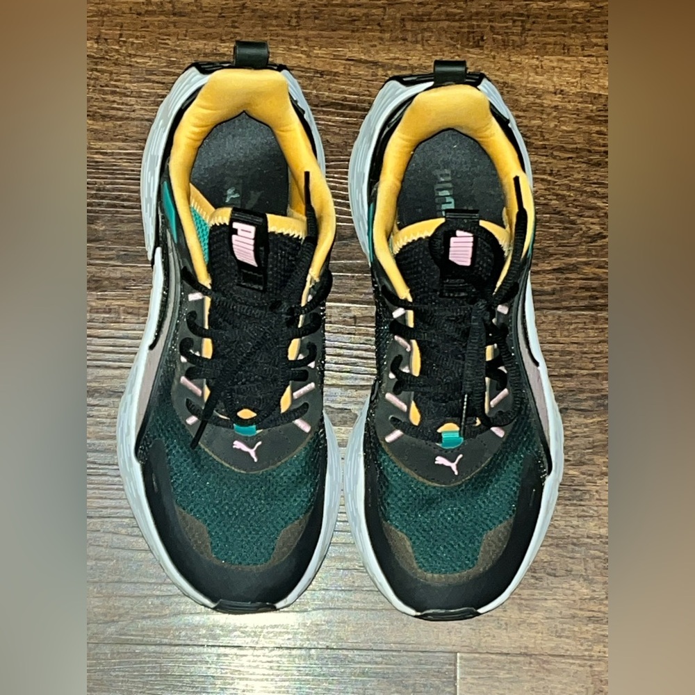 Puma Athletic Shoes Softride Sway clementine Black, Yellow, and Teal Highlights